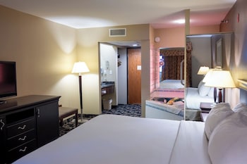 Standard Studio Suite, 1 King Bed, Hot Tub