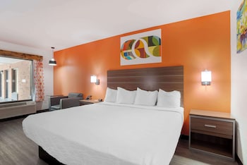 Standard Room, 1 King Bed, Bathtub