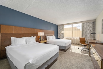 Room, 2 Queen Beds, City View