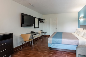 Standard Room, 1 King Bed, Non Smoking