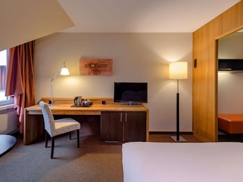 Standard Room, 1 Queen Bed