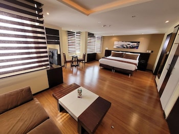 Deluxe Suite, 1 King Bed