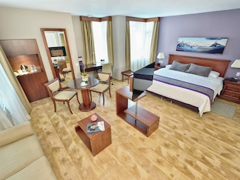Superior Suite, 1 King Bed (Privilege room)