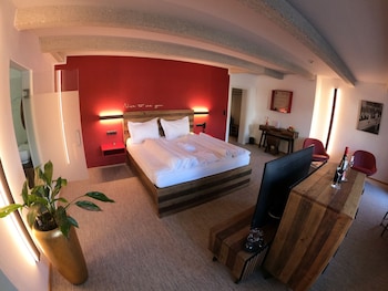 Romantic Studio Suite