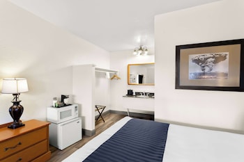 Standard Room, 2 Queen Beds, Non Smoking, Refrigerator & Microwave