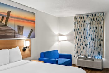 Standard Room, 1 King Bed, Smoking