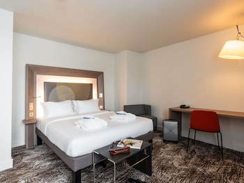 Standard Room, 1 Queen Bed