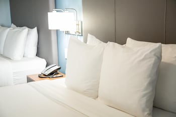 Room, 2 Queen Beds, Non Smoking