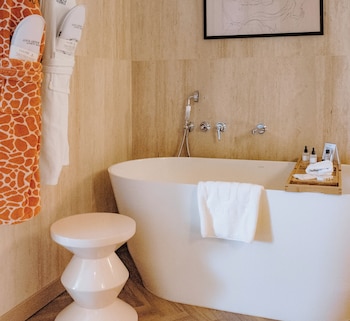 Junior Suite Premium Single Use