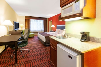 Suite, 1 King Bed, Non Smoking