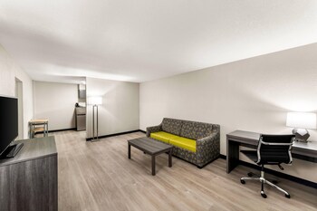 1 King Bed Suite, Full Kitchen with 2 person Sofa bed