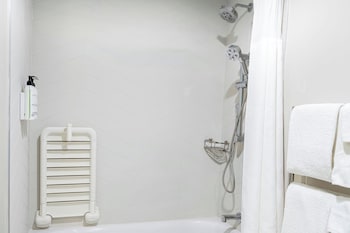 Suite, 1 Bedroom, Mobility Accessible, Bathtub