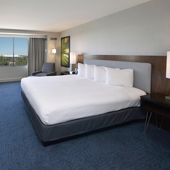 Room, 1 King Bed, Tower