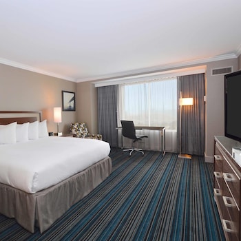 Presidential Suite, 1 King Bed, Microwave