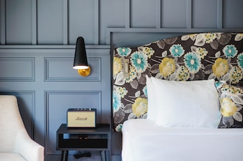 Deluxe Room, 1 King Bed