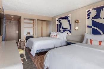 Room, 2 Queen Beds, Marina View