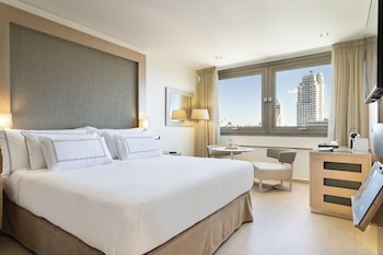 The Level Room City View