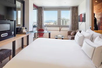 Grand Room (Premium Views - The Level Access,2+1)