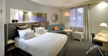 Standard Room, 1 Queen Bed, City View