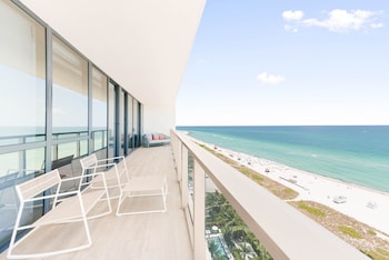 Oceanfront Home 3.5 Bdr, Suite, Bedroom 1: 1 King, Bedroom 2: 1 King, Bedroom 3: 1 Queen