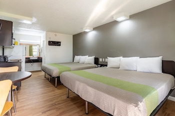 Deluxe Room, 2 Double Beds, Non Smoking, Kitchenette
