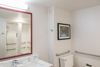 Classic Room, 2 Queen Beds, Accessible (Hearing)