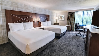 Room, 2 Queen Beds, Accessible (Mobility & Hearing, 3x3 Shower)