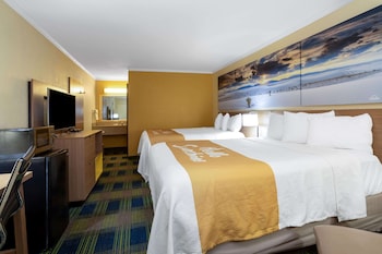Room, 2 Queen Beds, Non Smoking