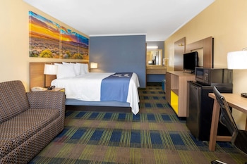 Room, 1 King Bed, Non Smoking