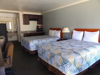 Standard Room, 2 Queen Beds, Non Smoking, Kitchen