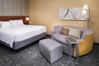 Room, 1 King Bed with Sofa bed (Mobility Accessible, Tub)