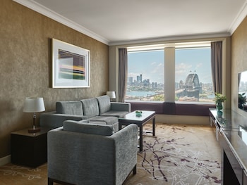 Harbour Bridge Suite 1 King, Club Lounge Access