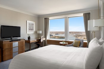 Horizon Barangaroo Harbour 1 King, Club Lounge Access (High Floor)
