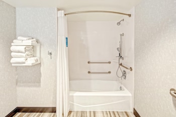 Room, 2 Queen Beds, Mobility Accessible, Microwave
