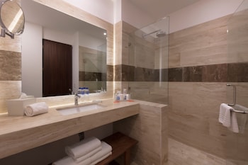 Deluxe Room, 1 King Bed, Mountain View