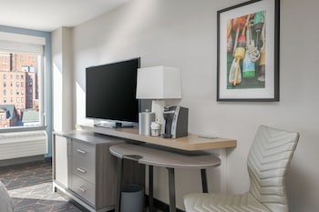 Room, 1 Queen Bed, Accessible (Communications, Mobil)