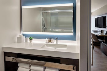 Standard Room, 2 Queen Beds (Mobility/Hearing Accessible, Tub)