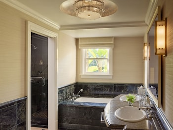 Beverly Hills Bungalow Suite