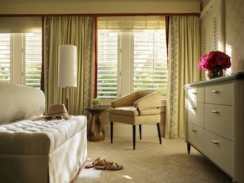 Beverly Hills Bungalow Suite