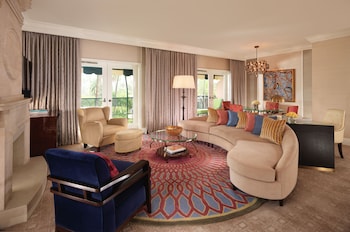 Crescent Suite