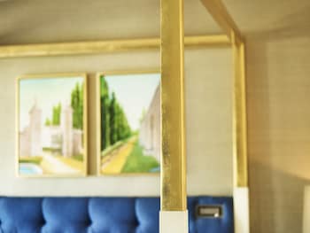 Crescent Suite