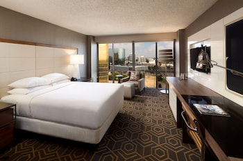 Room, 1 Queen Bed, Mobility Accessible