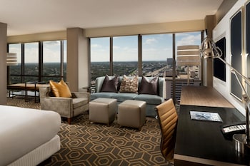 Junior Suite, 1 King Bed with Sofa bed