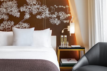 Standard Room, 2 Double Beds (Classic Double Double)