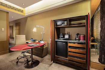King Hilton Executive