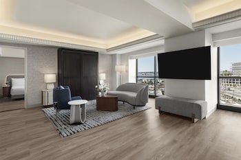 Signature Suite, 1 King Bed