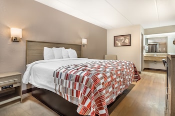 Deluxe Room, 1 King Bed, Accessible (Roll-In Shower, Smoke Free)