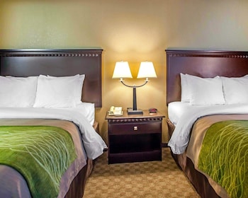Standard Room, 2 Double Beds, Non Smoking