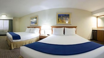 Suite, 2 Queen Beds