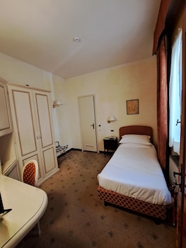 Compact Room